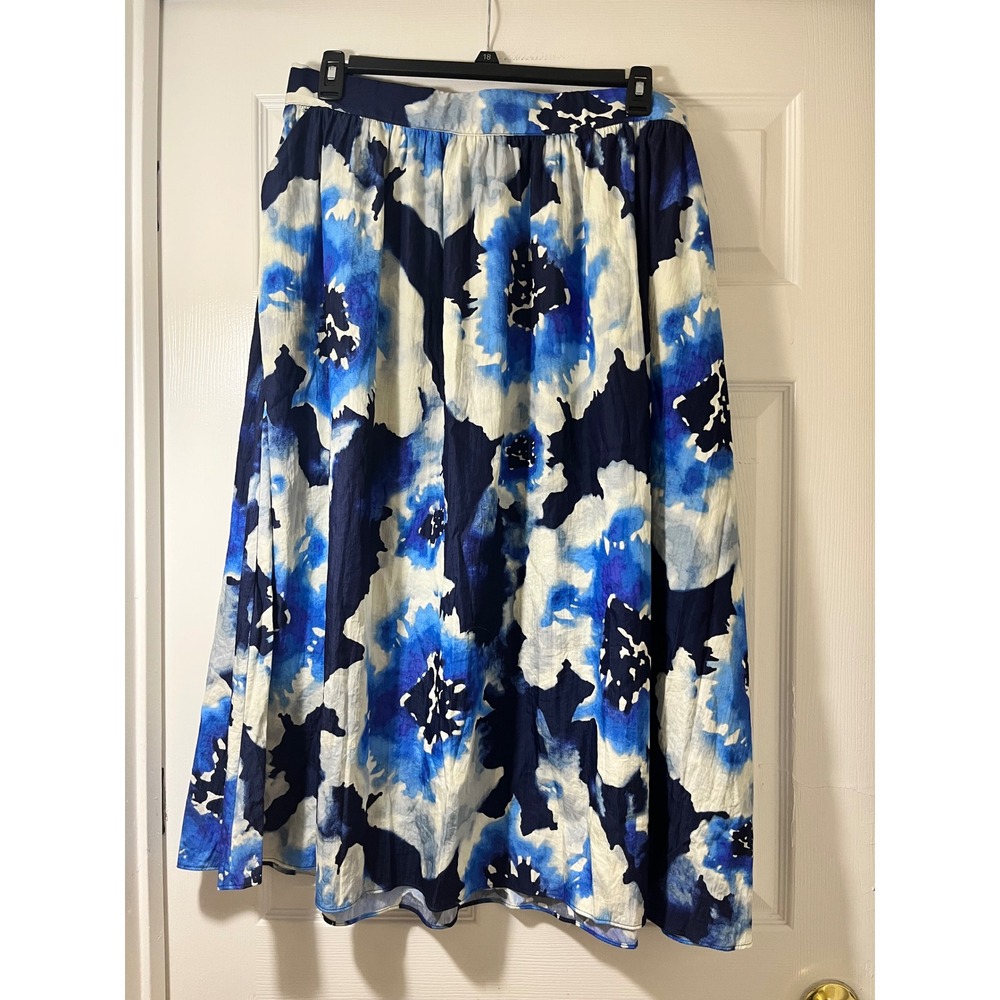 Simply Vera Vera Wang Navy and White Floral Midi Skirt